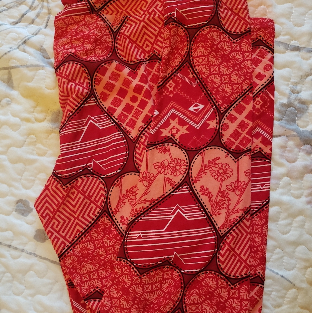LulaRoe Valentine leggings